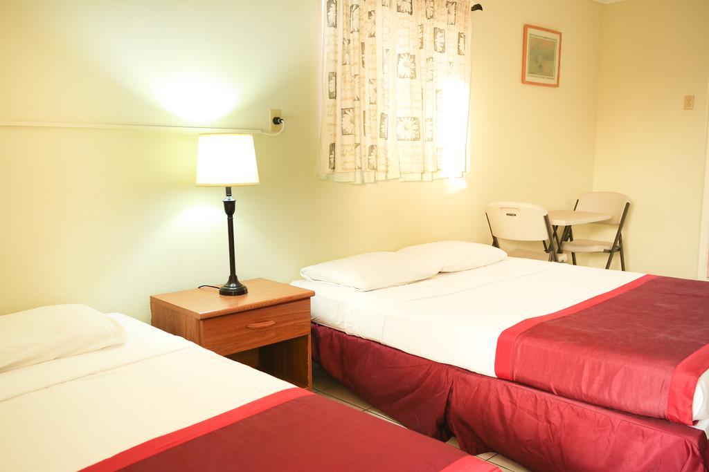 Coconut Inn Палм Бийч Екстериор снимка