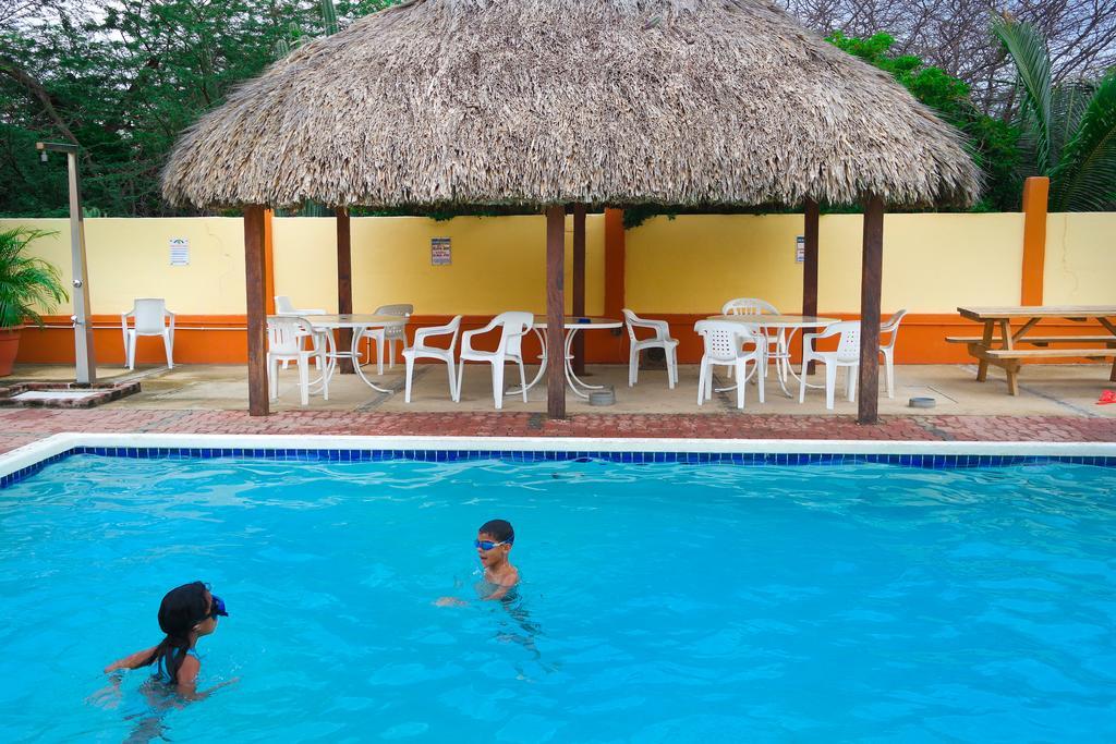 Coconut Inn Палм Бийч Екстериор снимка