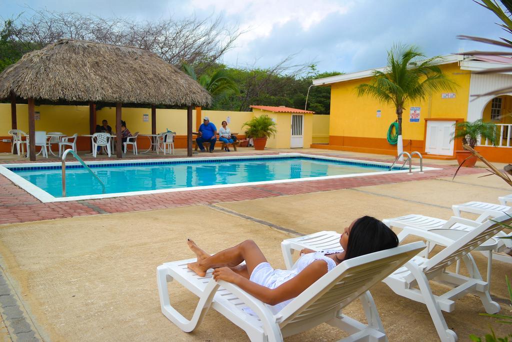 Coconut Inn Палм Бийч Екстериор снимка