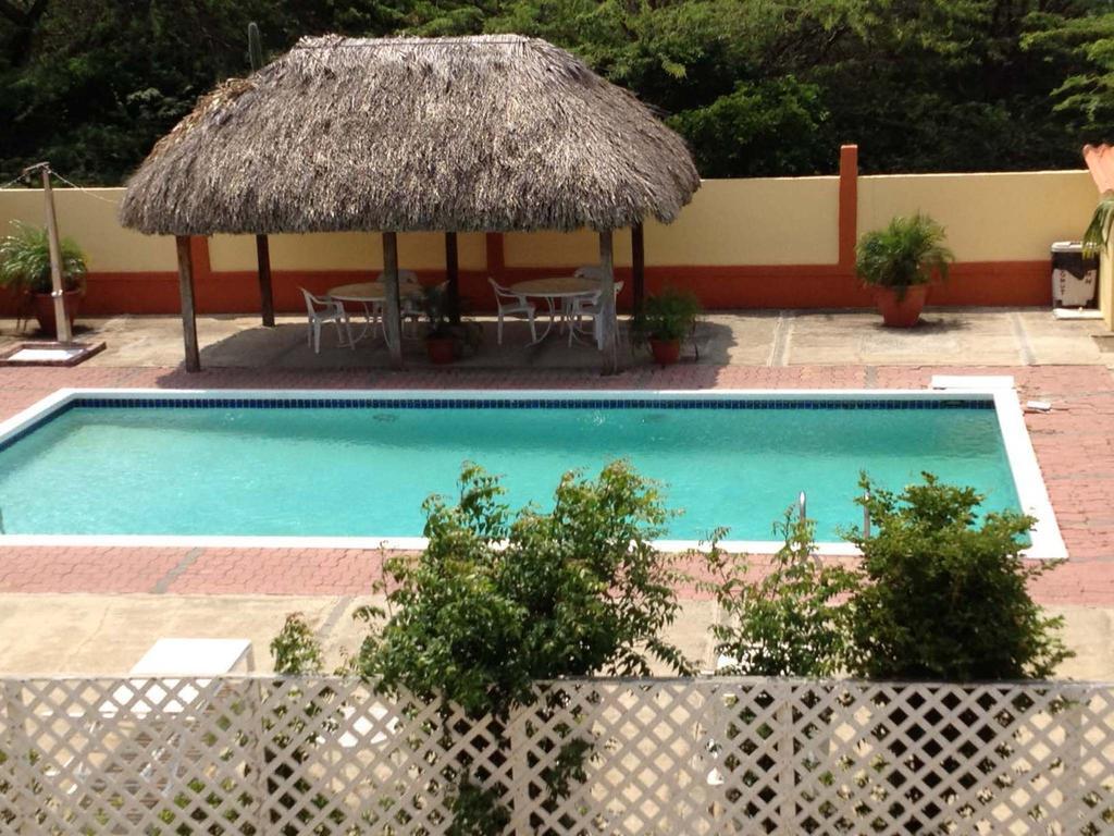 Coconut Inn Палм Бийч Екстериор снимка